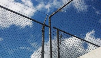 Un recluso muerto y 6 heridos durante secuestro en cárcel de La Romana 