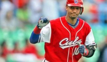 Yulieski Gurriel puede ya firmar en Grandes Ligas