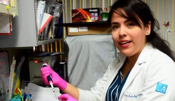 Joven mexicana desarrolla método para detectar daño renal sin necesidad de biopsia