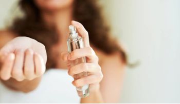 Perfume: ¿en la piel o en la ropa? Expertos aclaran la mejor forma de aplicarlo
