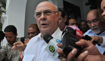 Hipólito Mejía en Miami dice sentencia 168-13 del TC,  â??da pena y vergüenzaâ?