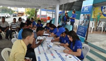 Ministerio de Trabajo lleva servicios de empleo al kilómetro 10 de la Sánchez