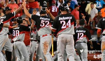 Leones empatan con las Aguilas en segundo lugar; derrotan Gigantes 5 por 3