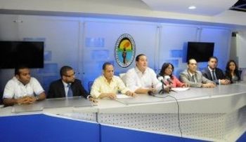 Jóvenes y mujeres del PRD reclaman Congreso no engavete a Miranda