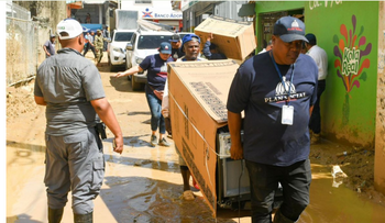 Dasac entrega ayudas en Gaspar Hernández