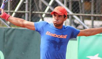 El tenista dominicano Víctor Estrella clasifica para Roland Garros