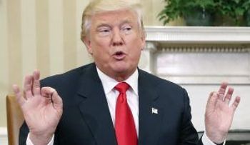 Sacerdote pide a fieles adversarios a Trump, suicidarse tirándose de edificios