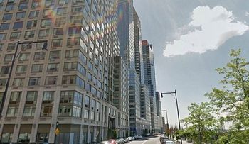 Construyen en Nueva York un edificio con una entrada para "ricos" y otra para "pobres"