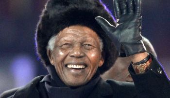 Mandela pasa cuarto día hospitalizado