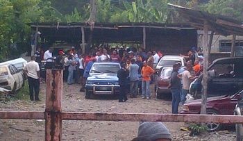 Hombre muere al explotar tanque de gas en Santiago