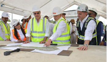 Abinader supervisa avances de la circunvalación de Navarrete