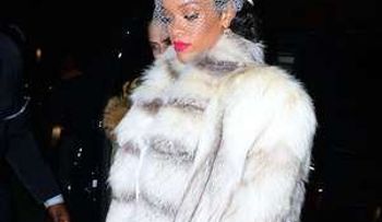 Rihanna tenía prohibido salir con hombres durante su adolescencia