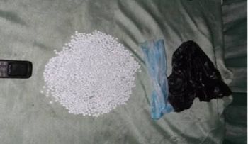 La DNCD sorprende tres hombres negociando 3,700 pastillas alegadamente de Ã?xtasis