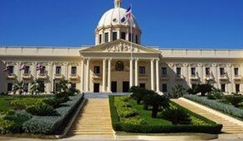 Poder Ejecutivo suspende 8 funcionarios que no declararon sus bienes