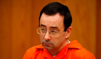 Larry Nassar recibe su tercera sentencia por décadas de abuso sexual