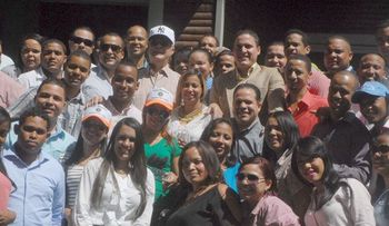 Cientos de jóvenes dirigentes PRM piden a Hipólito sea el candidato a la Presidencia.