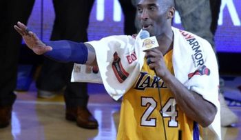 Subastan la toalla de Kobe Bryant por 33.000 dólares