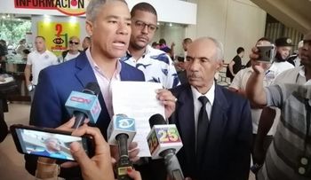PRM deposita expediente en Justicia de Santiago contra alcalde Abel Martínez por malversación de más de mil  millones de pesos 