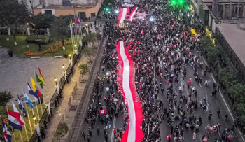 Marcha en Lima deja 55 policías heridos, 20 civiles lesionados y 10 detenidos