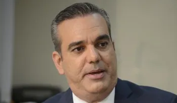 Abinader dice que la participación activa de los jóvenes es decisiva para el país