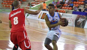 Titanes del Distrito Nacional siguen invictos en semifinal; ganan a Leones