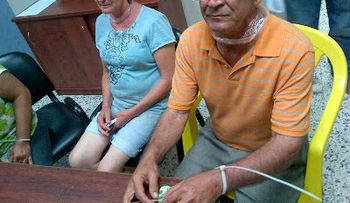 Recuperan un vehículo y otros artículos robados a una familia de Santiago