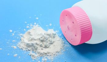 Johnson & Johnson condenada a pagar millones de dólares a mujeres que dicen que su talco les causó cáncer