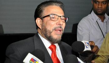 Tres miembros titulares de la JCE reciben a los candidatos de oposición
