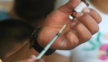 La epidemia de ébola en África podría llevar a otra de sarampión