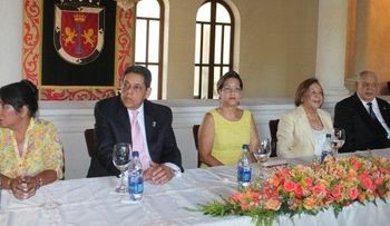 Colegio Dominicano de Notarios, entrega pergamino de reconocimiento