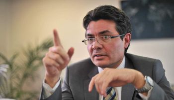 Alejandro Gaviria recibirá tratamiento contra un cáncer linfático