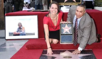 Presentan estrella en Hollywood para John Denver