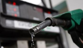 Gobierno congela precios de todos los combustibles