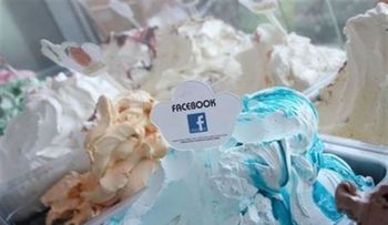 Una heladería crea un helado sabor Facebook