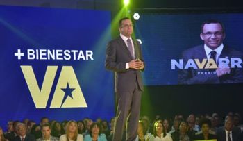 Navarro pone el cargo de Educación a disposición de Danilo; oficializa aspiraciones en el PLD