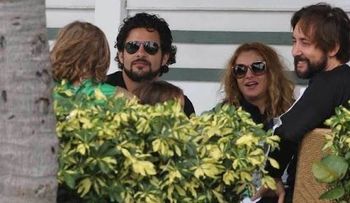 ¡Paulina Rubio presume su amor por Gerardo Bazúa y sus hijos!