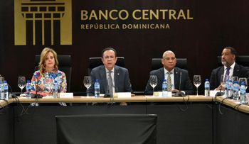 Valdez Albizu insiste en aumento salarial y "boronear" a los de abajo, para que crecimiento economía sea mayor 