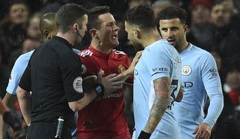 Mourinho provocó un escándalo luego del clásico de Manchester