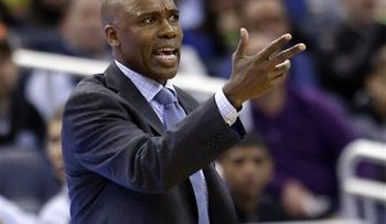 Magic de Orlando despide a su entrenador Jacque Vaughn 