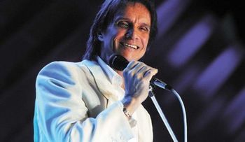 Latin Grammy rinde homenaje a Roberto Carlos como Persona del Año 2015 