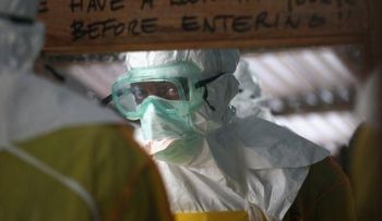 Fallece uno de los médicos liberianos infectados por el virus del Ebola, tratados con el suero experimental