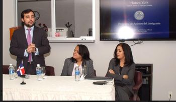 Fiscalía de Manhattan imparte taller sobre prevención de fraude de inmigración al personal del Consulado Dominicano en NY