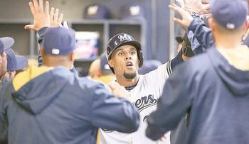 Carlos Gómez pega jonrón; Juan Uribe se va de 4-3 con los Dodgers