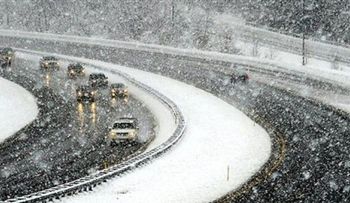 Nevadas causan cierre de 212 km de carretera en Nueva York 