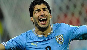 Con dos  goles de Luis Suárez,Uruguay gana  2-1 a  Inglaterra