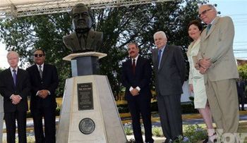 Danilo Medina encabeza acto de aniversario del periódico Listín Diario