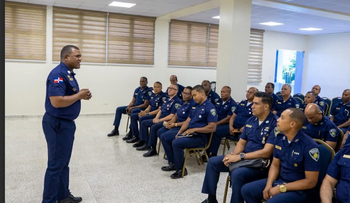 Policías reciben capacitación en gestión emocional contra violencia