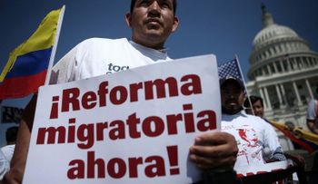 Senado EEUU continúa debate de reforma migratoria con reto de mantenerla viva