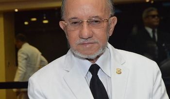Amable Aristy Castro sale bien de operación 