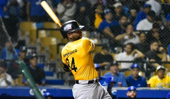 Águilas doblegan al Licey y colocan su número mágico en 8
